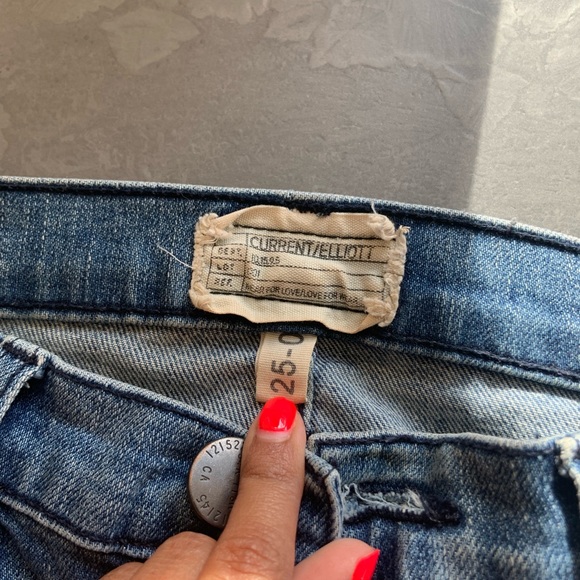 Current Elliott High Waist Ankle Skinny with subtle knee rips - Picture 2 of 5